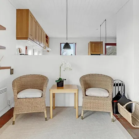Schönes Haus In Aakirkeby Mit Wlan * Åkirkeby